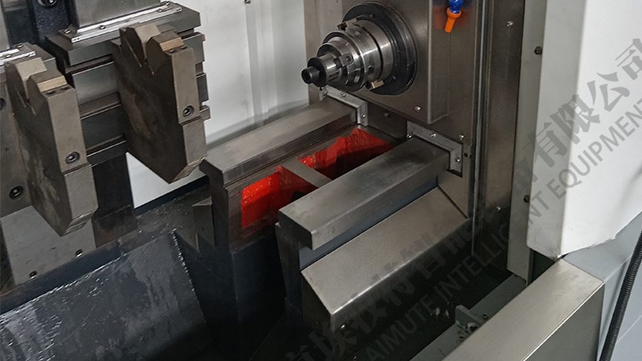 广西柳州加工钻中心孔的客户定制的ZX100-500数控立式铣打机调试完成
